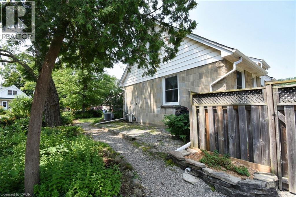 33 Wilmar Court, Dundas, Ontario  L9H 1H1 - Photo 8 - 40748287
