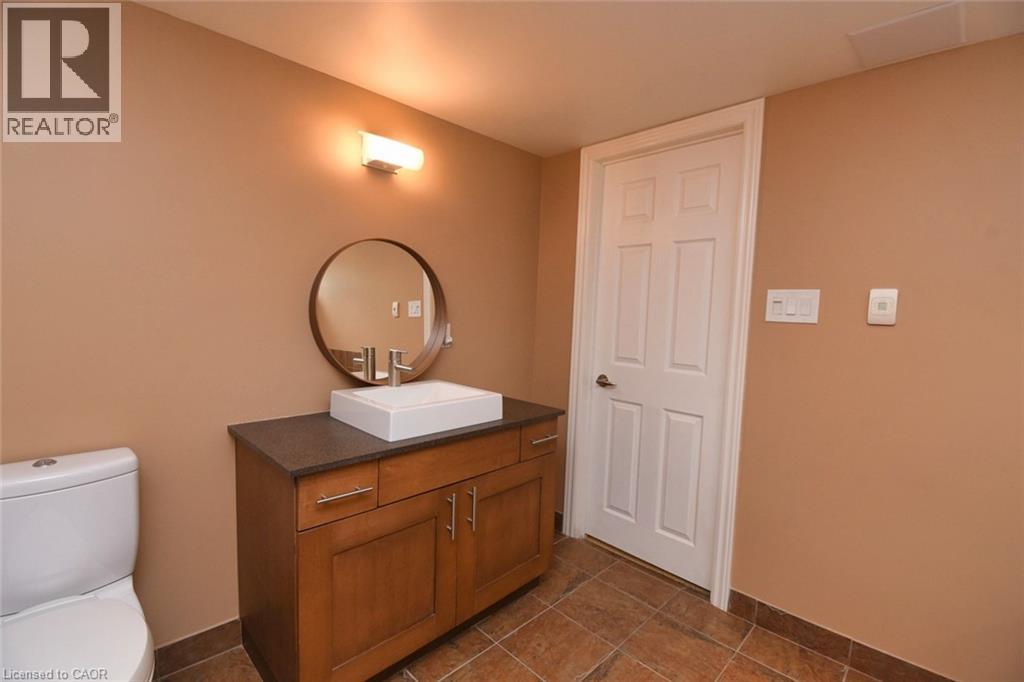 33 Wilmar Court, Dundas, Ontario  L9H 1H1 - Photo 38 - 40748287