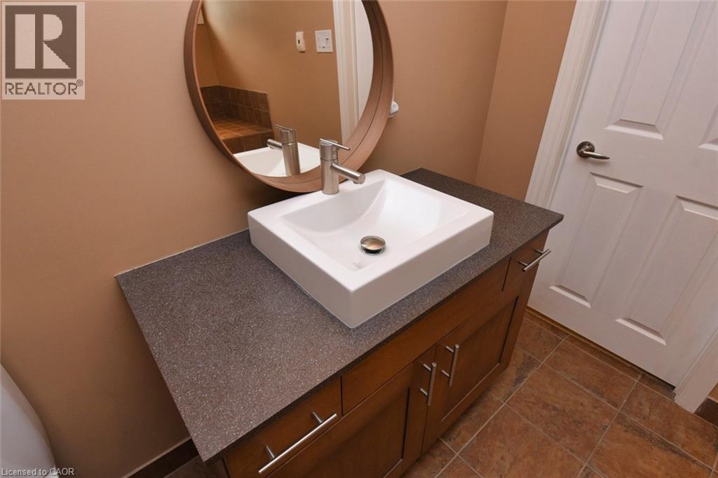 33 Wilmar Court, Dundas, Ontario  L9H 1H1 - Photo 39 - 40748287