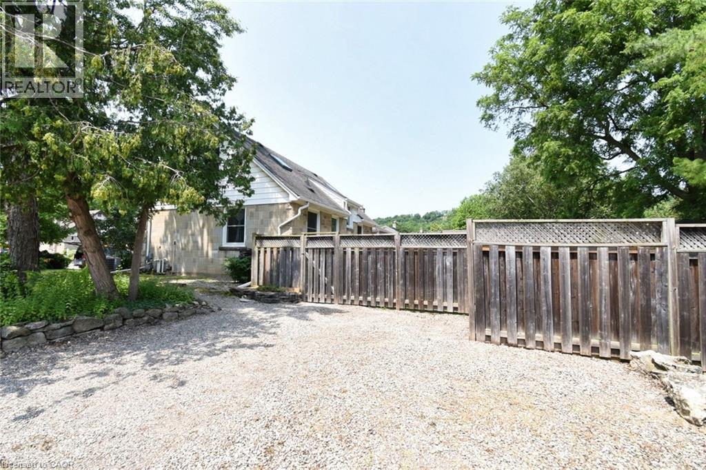 33 Wilmar Court, Dundas, Ontario  L9H 1H1 - Photo 7 - 40748287
