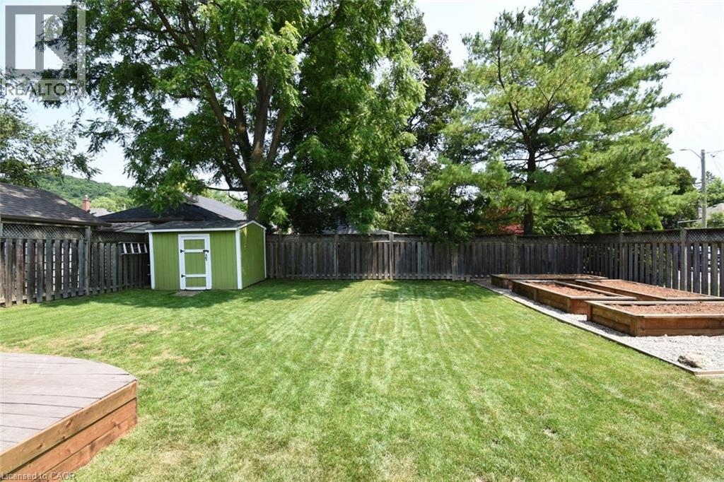 33 Wilmar Court, Dundas, Ontario  L9H 1H1 - Photo 6 - 40748287