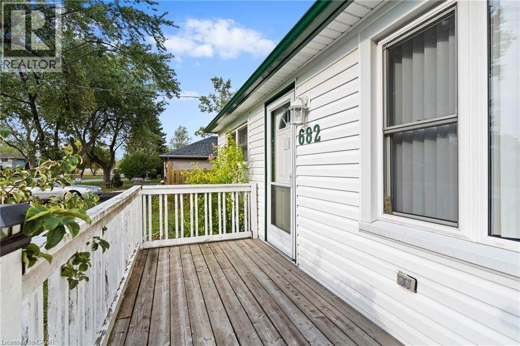 682 Fairview Road, Fort Erie, Ontario  L2A 4T1 - Photo 4 - 40773940