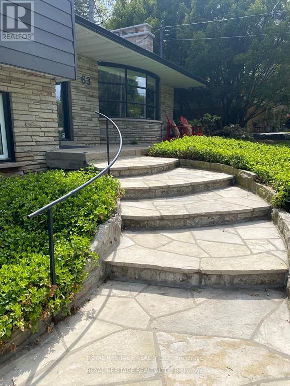 63 Cait Court, Hamilton (Ancaster), Ontario  L5G 1M3 - Photo 3 - X12434210