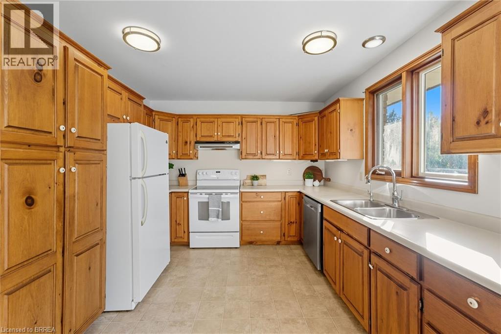 31 Belaire Road, Brantford, Ontario  N3R 6Z3 - Photo 12 - 40767505