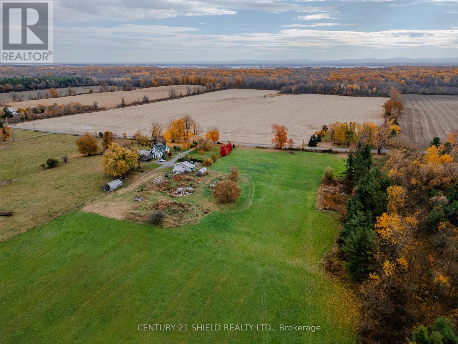 18985 Paragon Road, South Glengarry, Ontario  K0C 2E0 - Photo 5 - X12434328