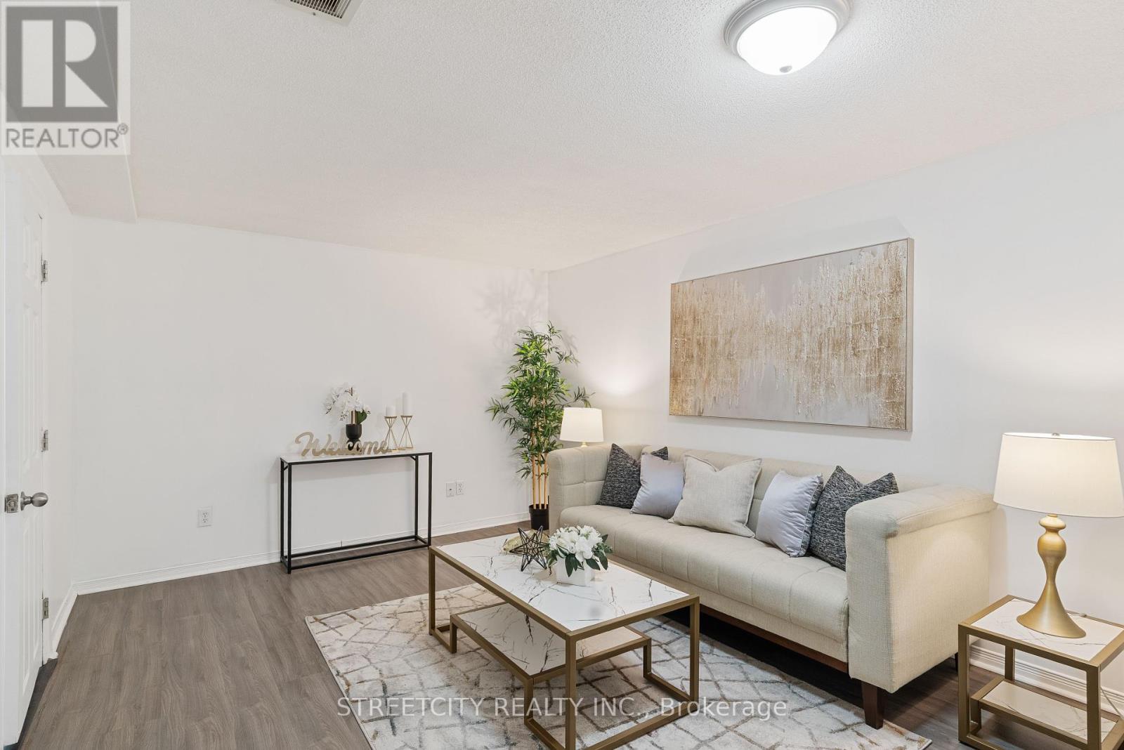 Photo 23 of 28 for 81 - 1247 Huron Street