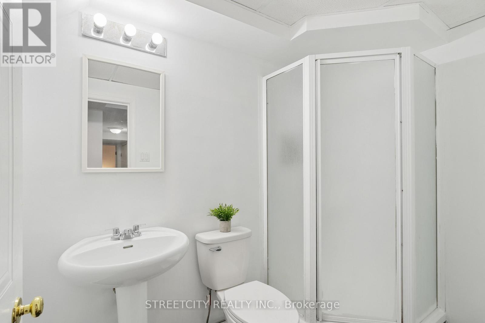 Photo 24 of 28 for 81 - 1247 Huron Street