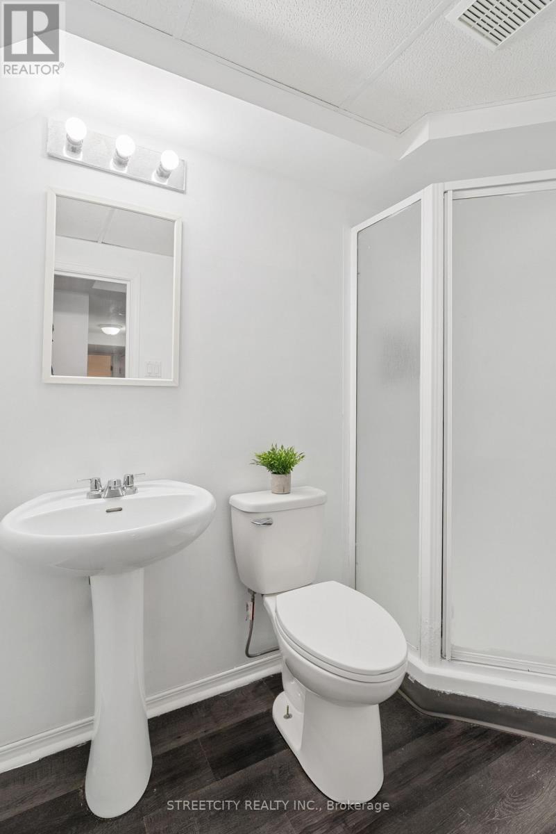 Photo 25 of 28 for 81 - 1247 Huron Street