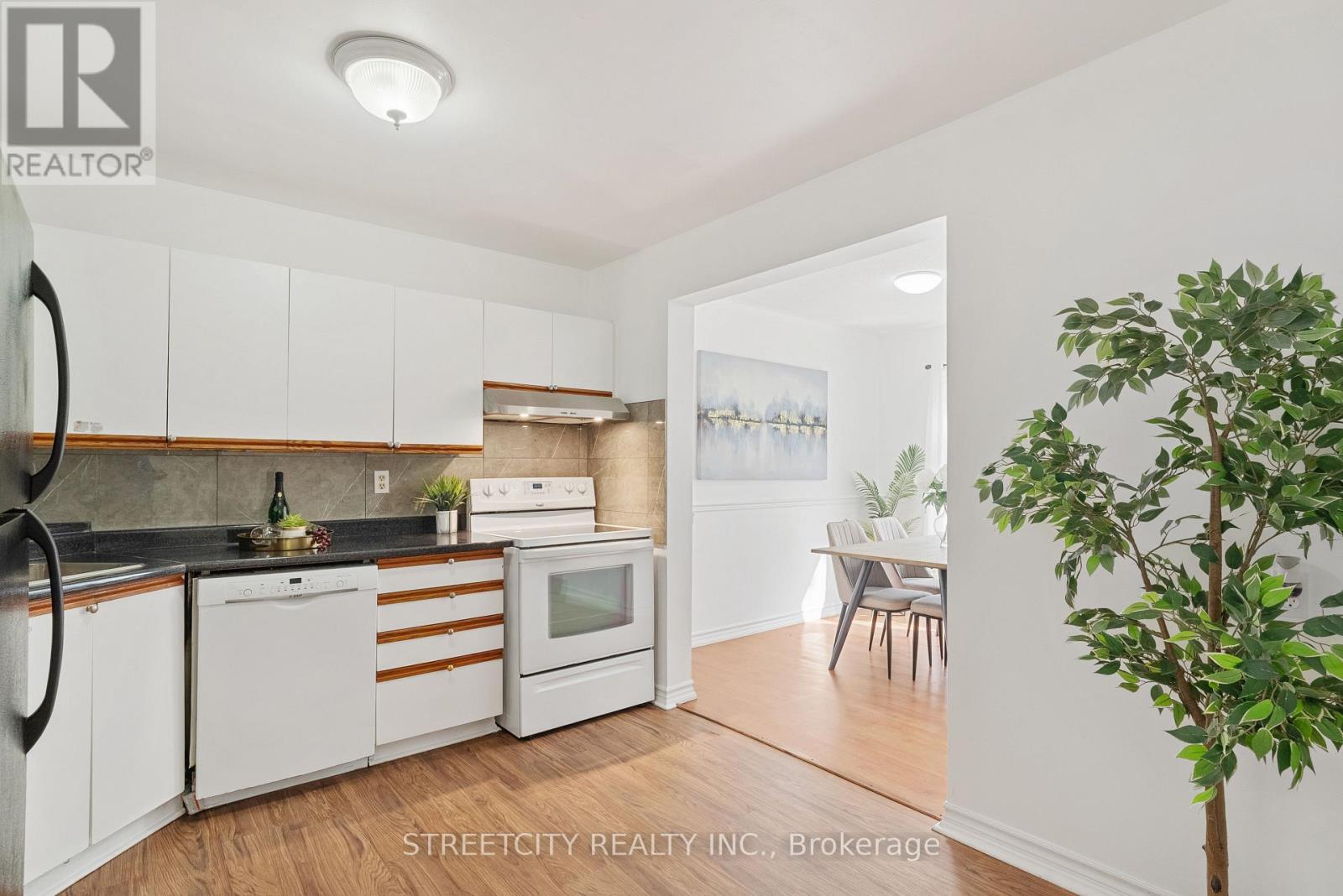 Photo 8 of 28 for 81 - 1247 Huron Street