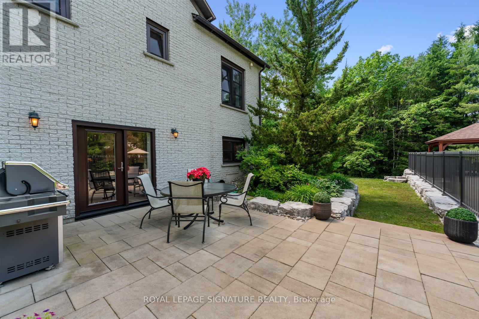 30 Kingswood Drive, King, Ontario  L7B 1K8 - Photo 39 - N12432099