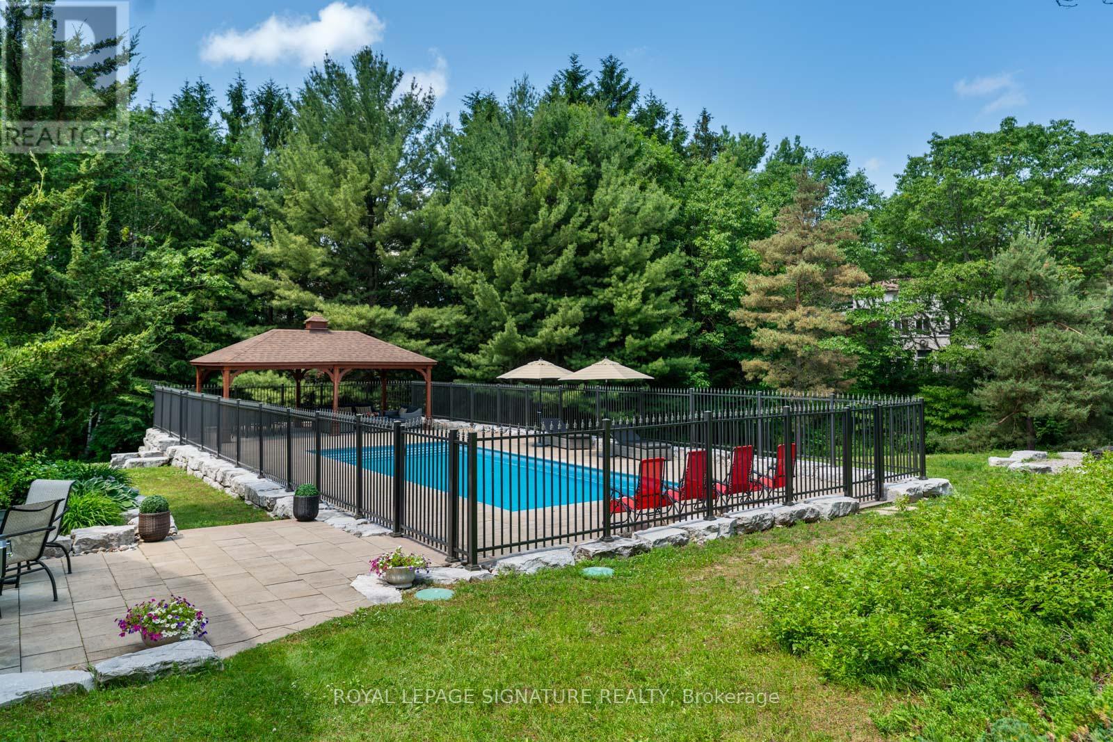 30 Kingswood Drive, King, Ontario  L7B 1K8 - Photo 40 - N12432099