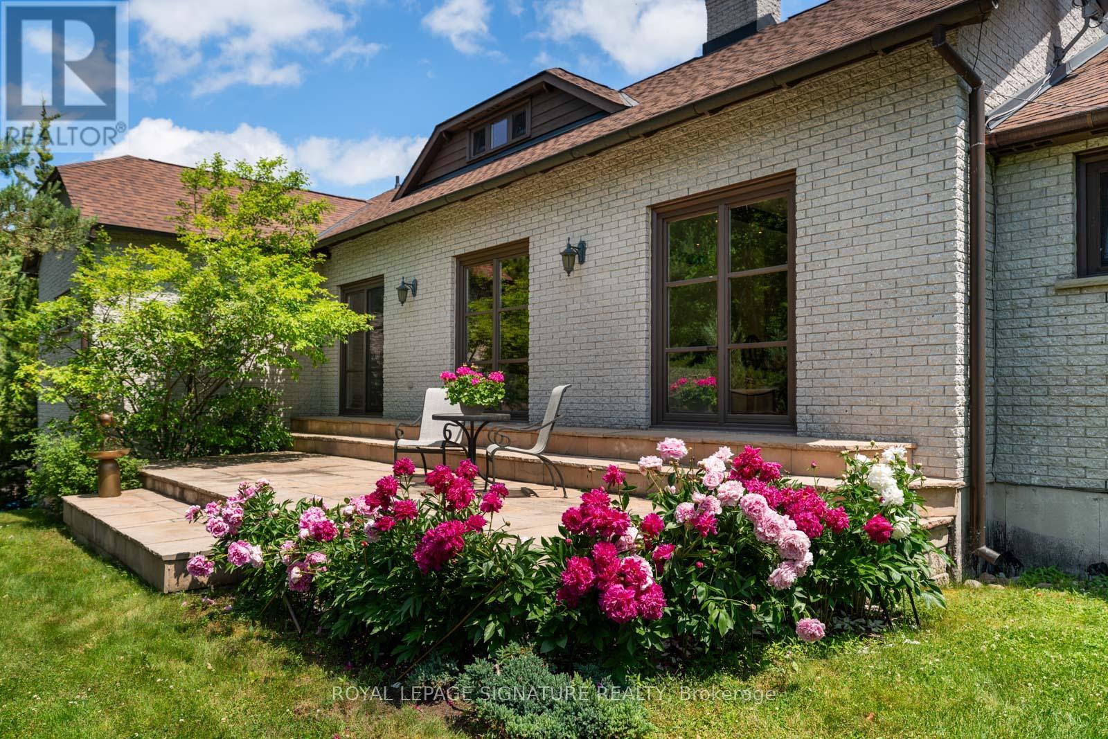 30 Kingswood Drive, King, Ontario  L7B 1K8 - Photo 44 - N12432099