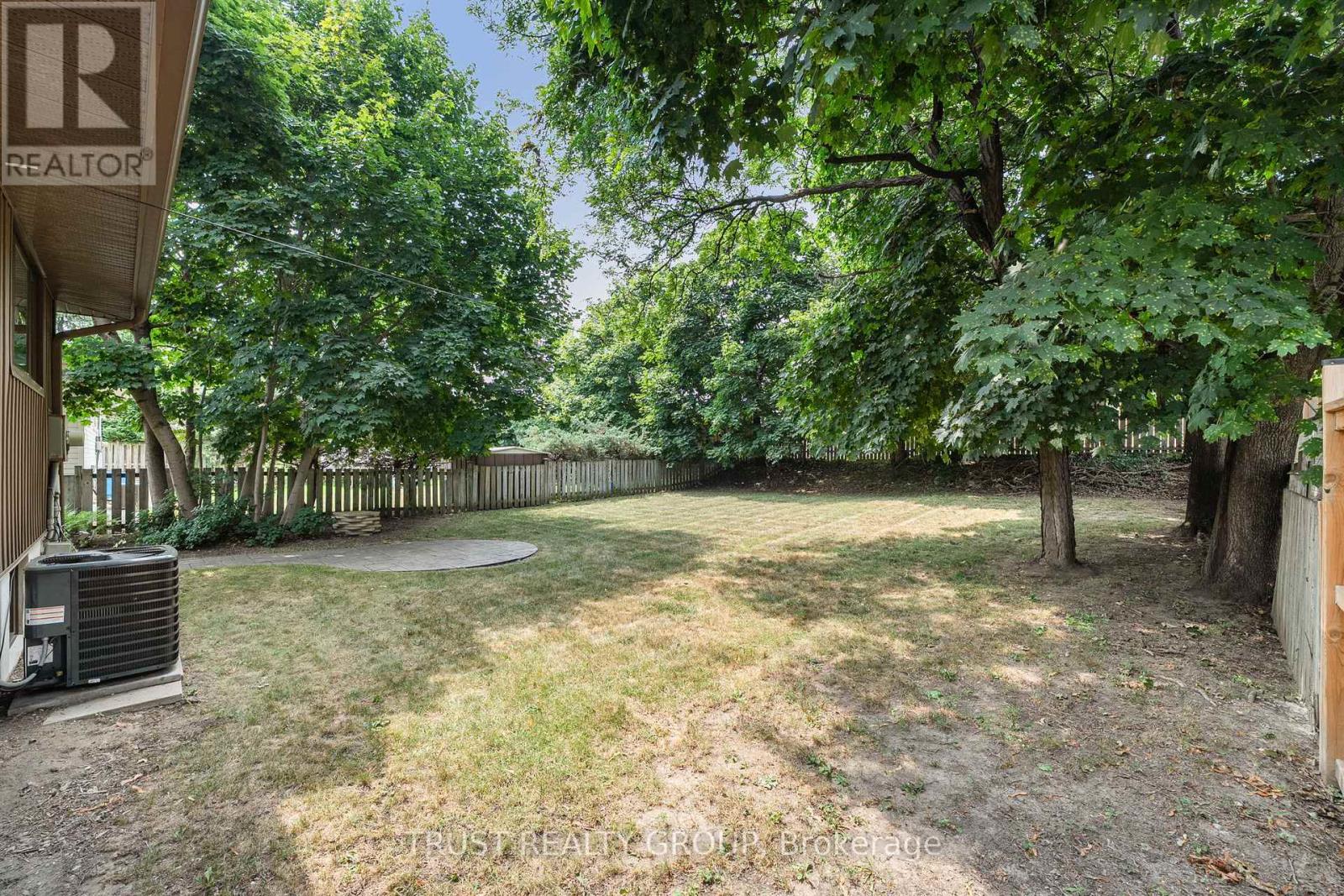 18 Deanecrest Road, Toronto, Ontario  M9B 5W4 - Photo 32 - W12434201