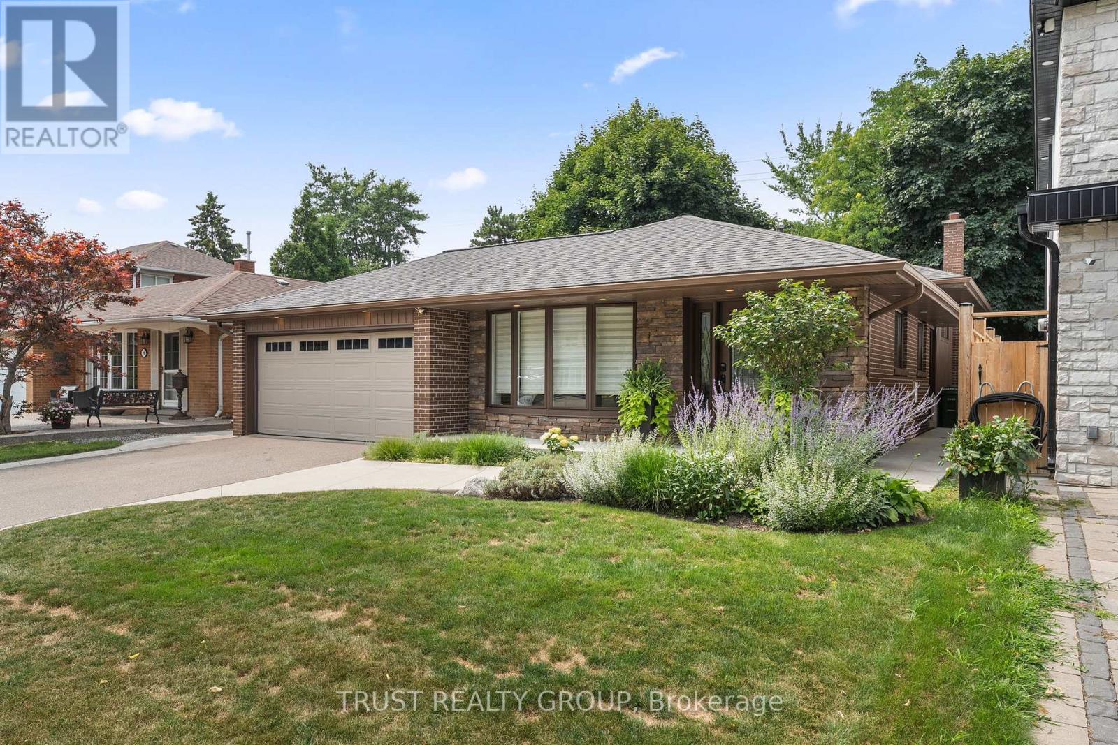 18 Deanecrest Road, Toronto, Ontario  M9B 5W4 - Photo 2 - W12434201