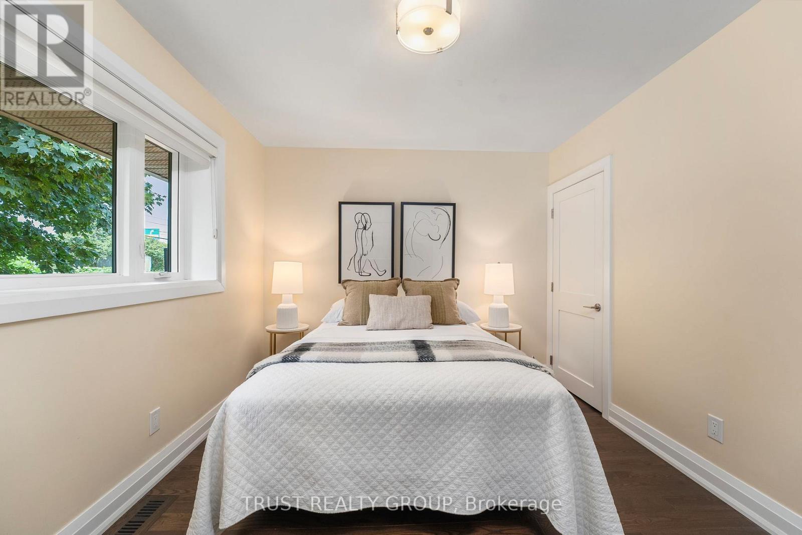 18 Deanecrest Road, Toronto, Ontario  M9B 5W4 - Photo 23 - W12434201