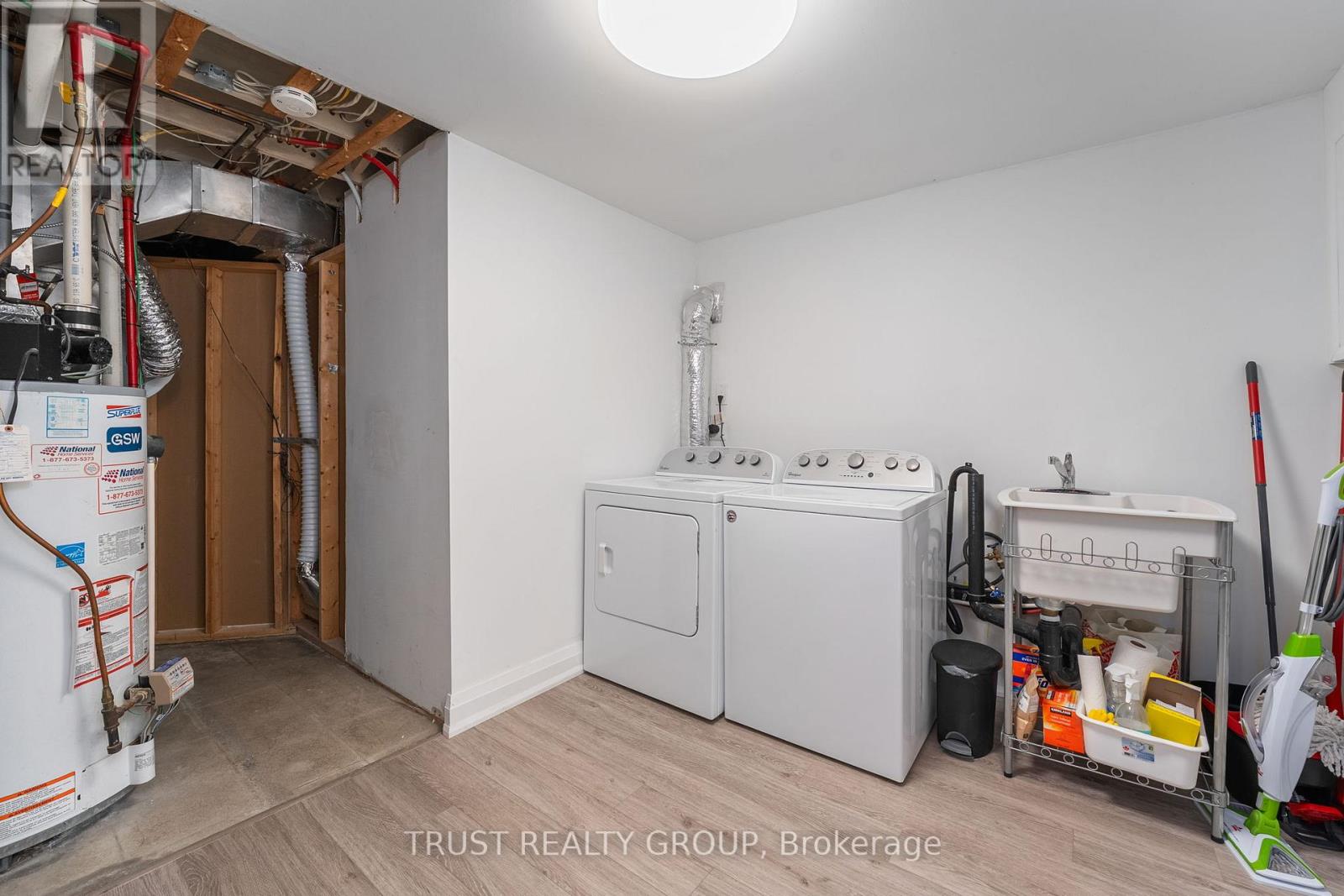 18 Deanecrest Road, Toronto, Ontario  M9B 5W4 - Photo 31 - W12434201