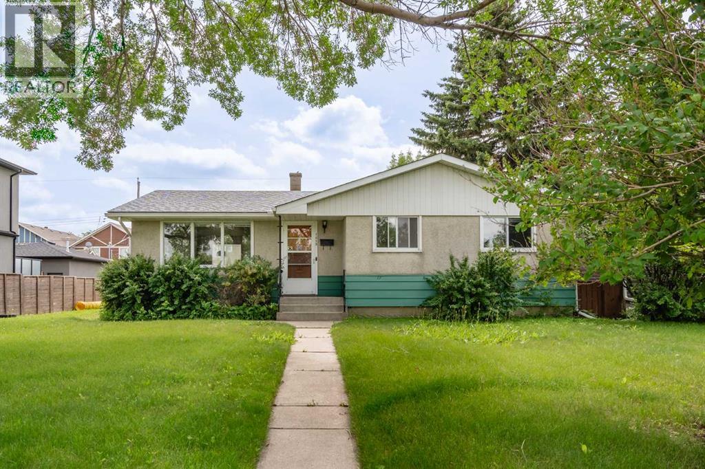 1015 32 Avenue Nw, Calgary, Alberta  T2K 0B2 - Photo 2 - A2256228