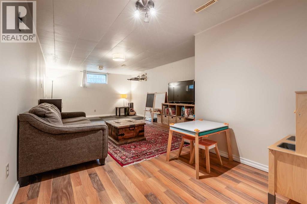 1015 32 Avenue Nw, Calgary, Alberta  T2K 0B2 - Photo 30 - A2256228