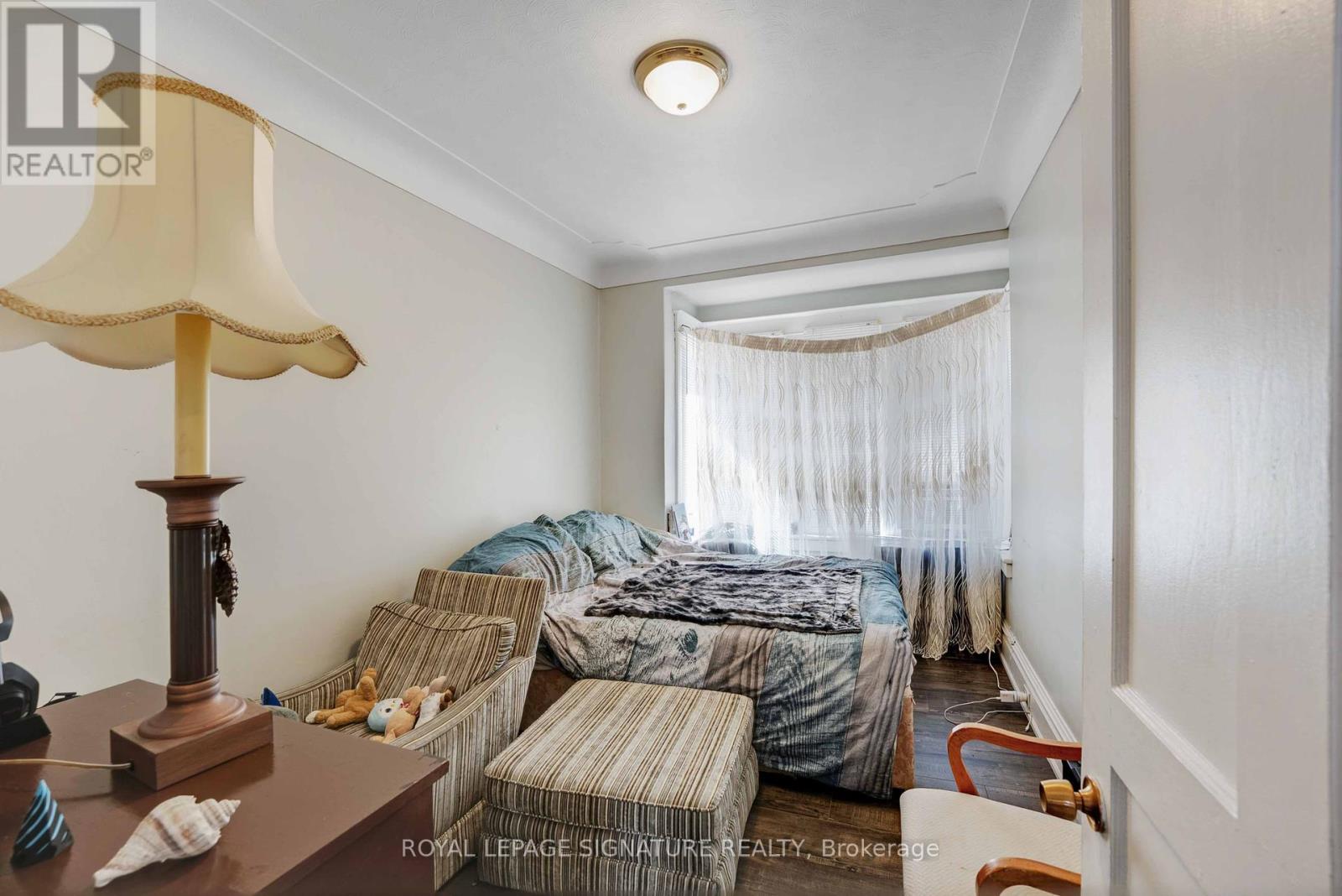 74 Kenilworth Avenue S, Hamilton, Ontario  L8K 2S9 - Photo 12 - X12427373
