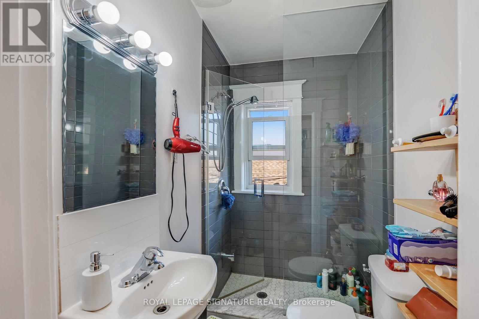 74 Kenilworth Avenue S, Hamilton, Ontario  L8K 2S9 - Photo 15 - X12427373