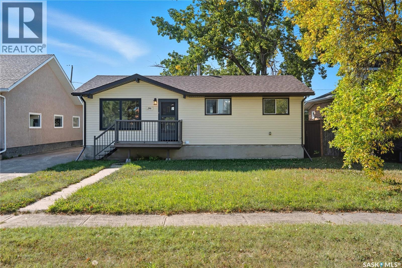 244 5th AVENUE E, Gravelbourg, Saskatchewan
