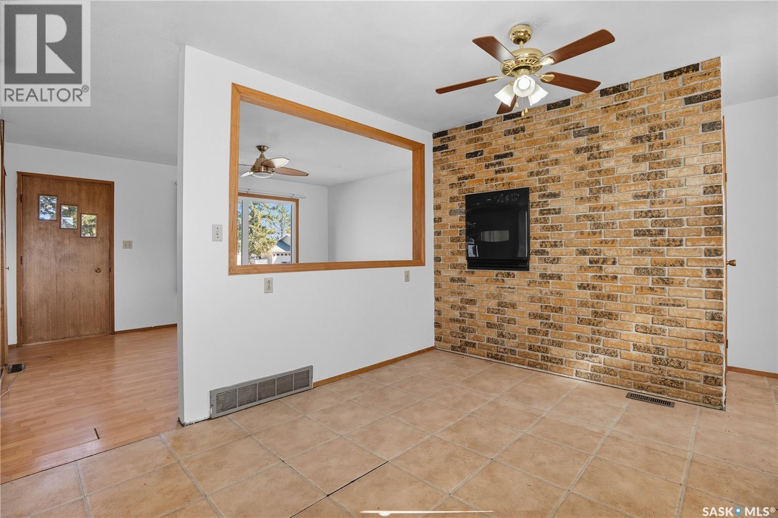 244 5th Avenue E, Gravelbourg, Saskatchewan  S0H 1X0 - Photo 15 - SK019504