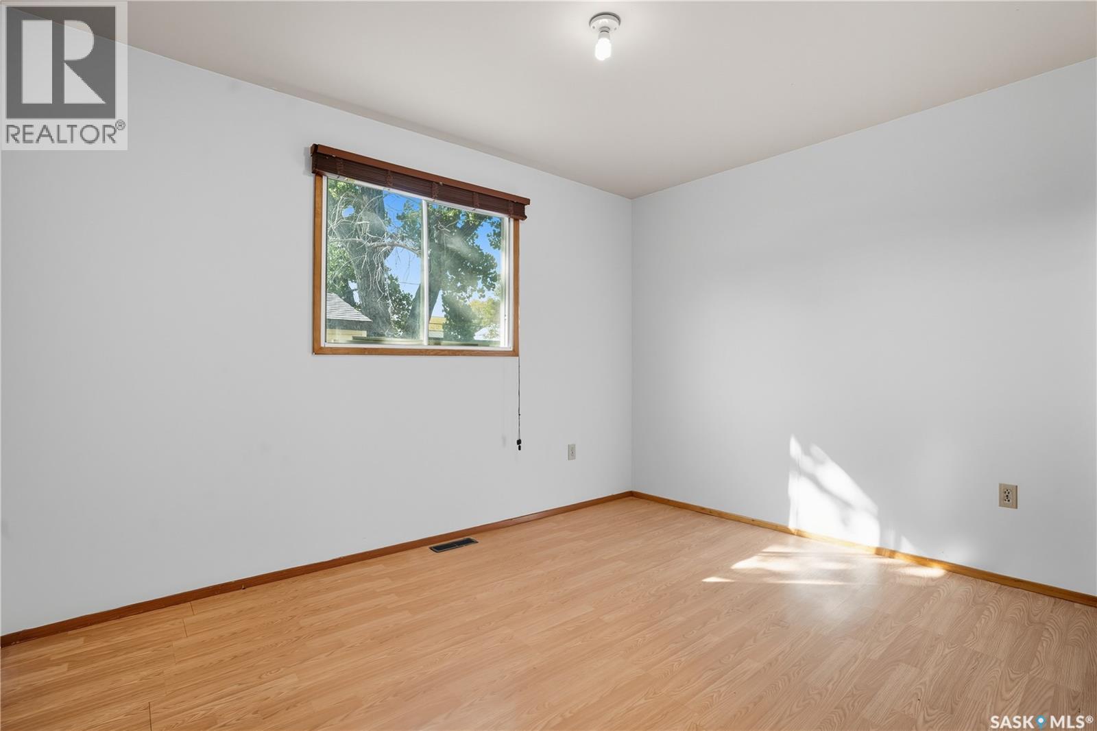 244 5th Avenue E, Gravelbourg, Saskatchewan  S0H 1X0 - Photo 22 - SK019504