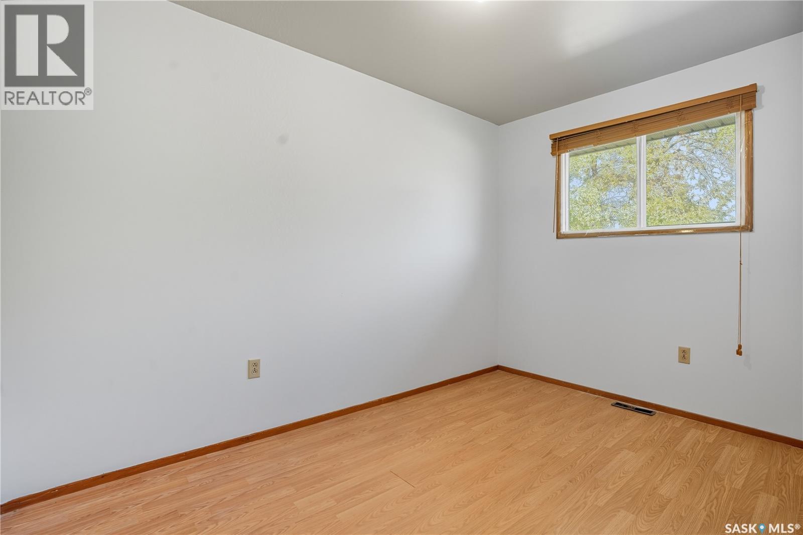 244 5th Avenue E, Gravelbourg, Saskatchewan  S0H 1X0 - Photo 24 - SK019504