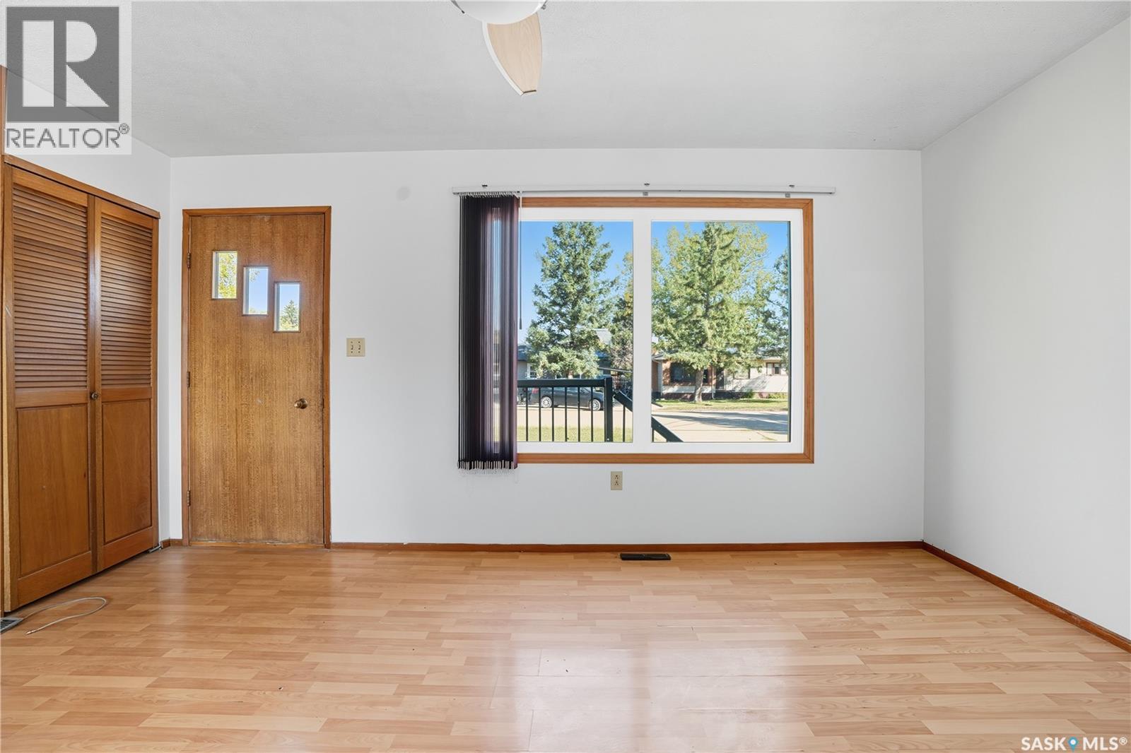 244 5th Avenue E, Gravelbourg, Saskatchewan  S0H 1X0 - Photo 4 - SK019504