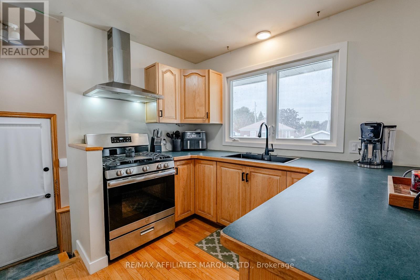 900 Osborne Avenue, Cornwall, Ontario  K6J 1K6 - Photo 11 - X12434418