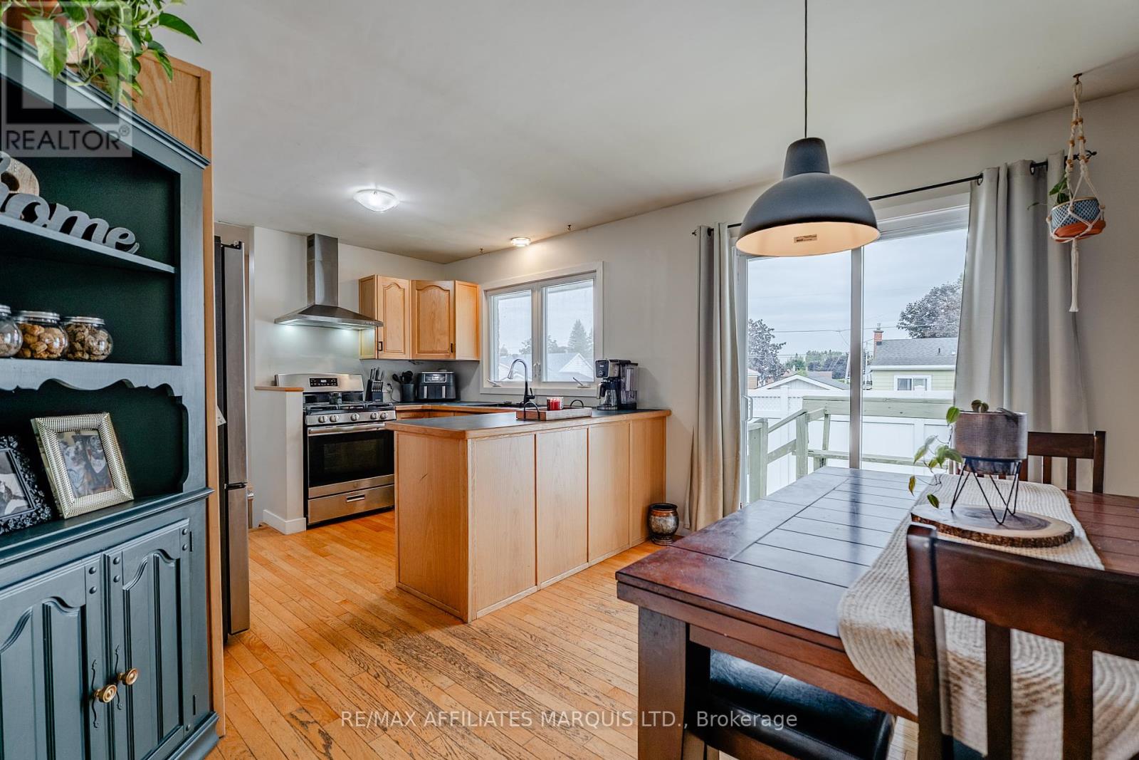 900 Osborne Avenue, Cornwall, Ontario  K6J 1K6 - Photo 14 - X12434418