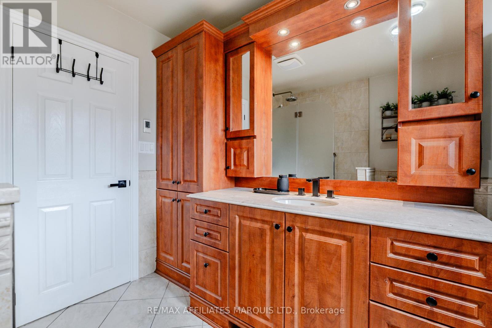 900 Osborne Avenue, Cornwall, Ontario  K6J 1K6 - Photo 20 - X12434418