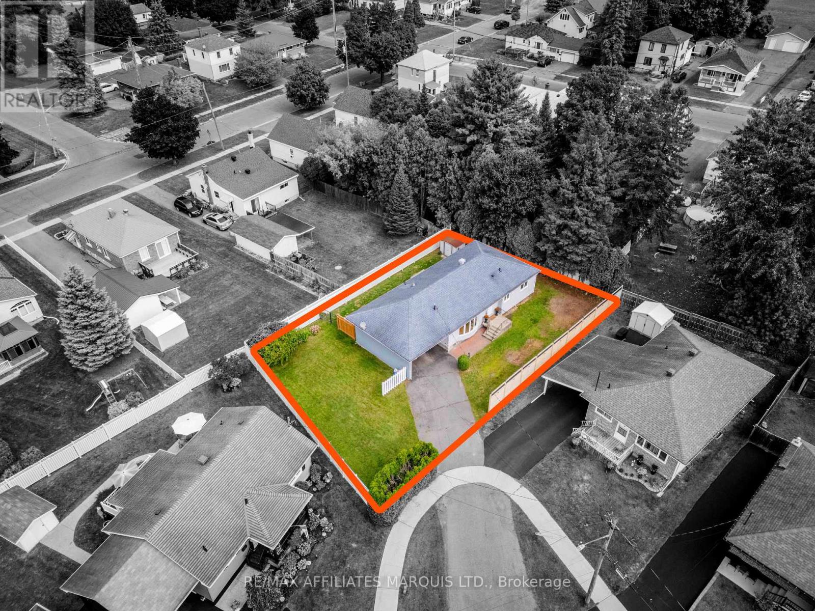 900 Osborne Avenue, Cornwall, Ontario  K6J 1K6 - Photo 47 - X12434418