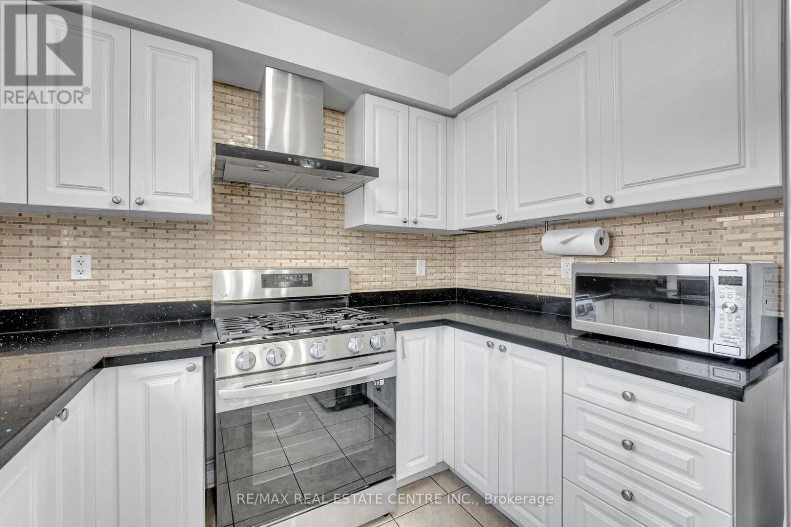 304 Andrews Trail, Milton, Ontario  L9T 6S5 - Photo 14 - W12377591