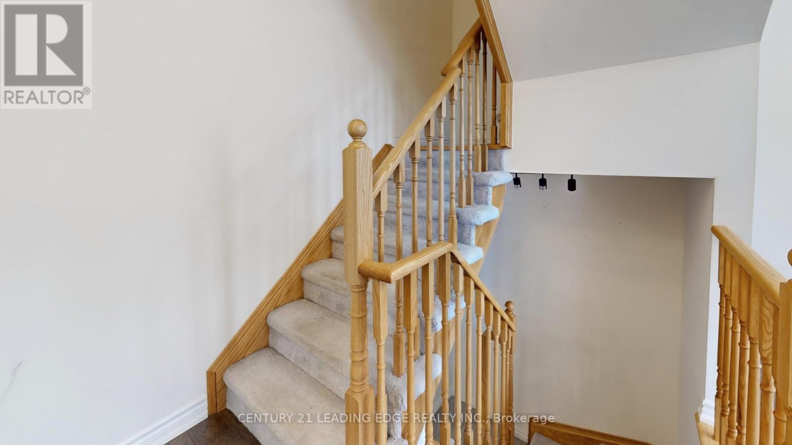 2420 Nantucket Chase, Pickering, Ontario  L1X 0E4 - Photo 33 - E12429831