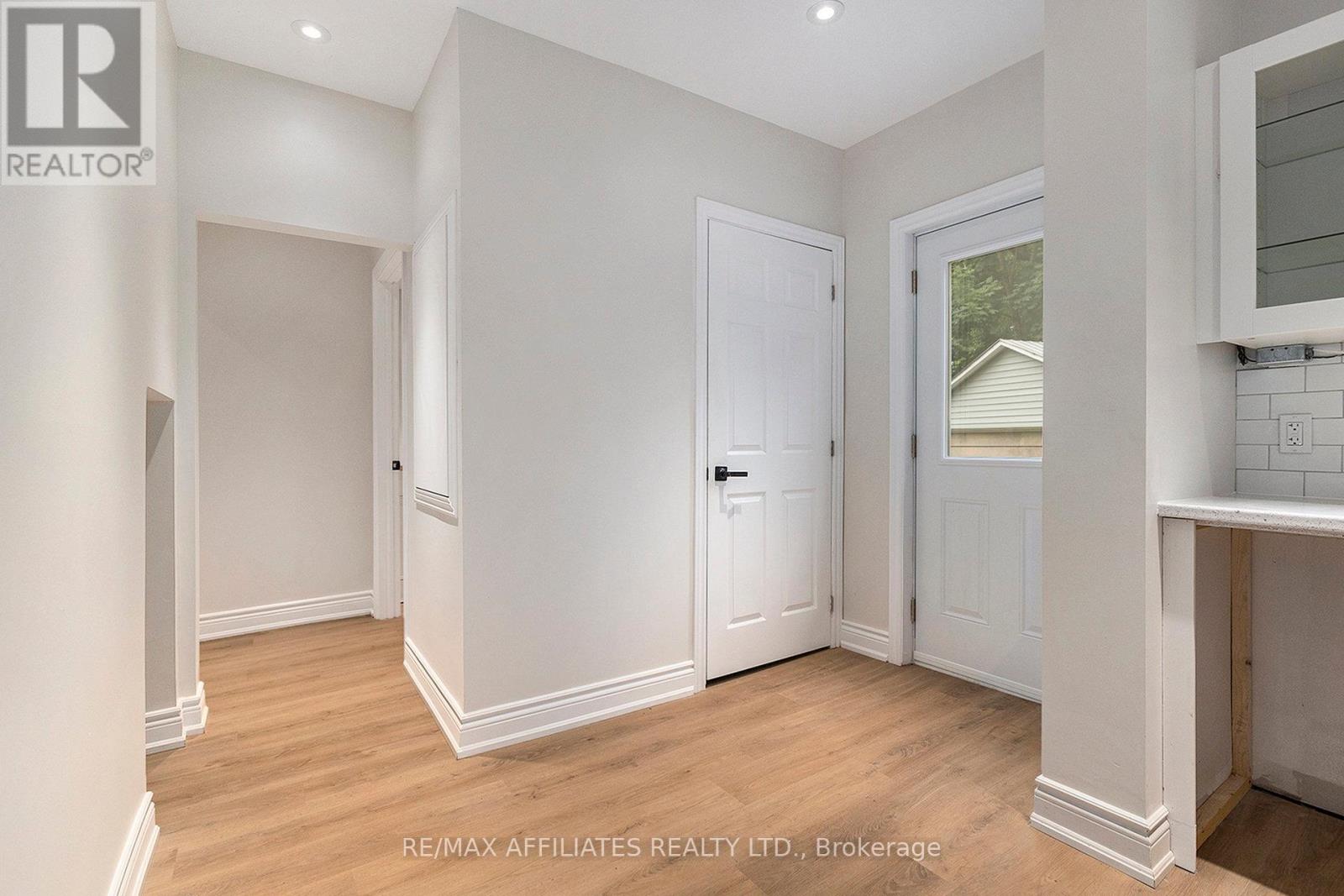 32 D'arcy Street, Perth, Ontario  K7H 2V2 - Photo 10 - X12280832