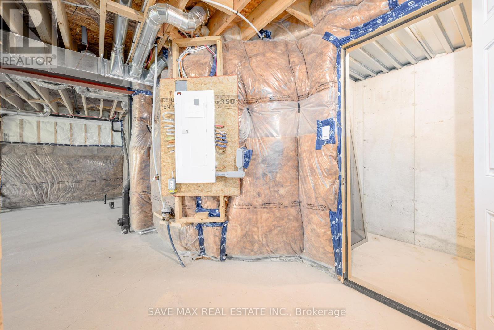 43 Carew Boulevard, Kawartha Lakes, Ontario  K9V 0P7 - Photo 40 - X12432424