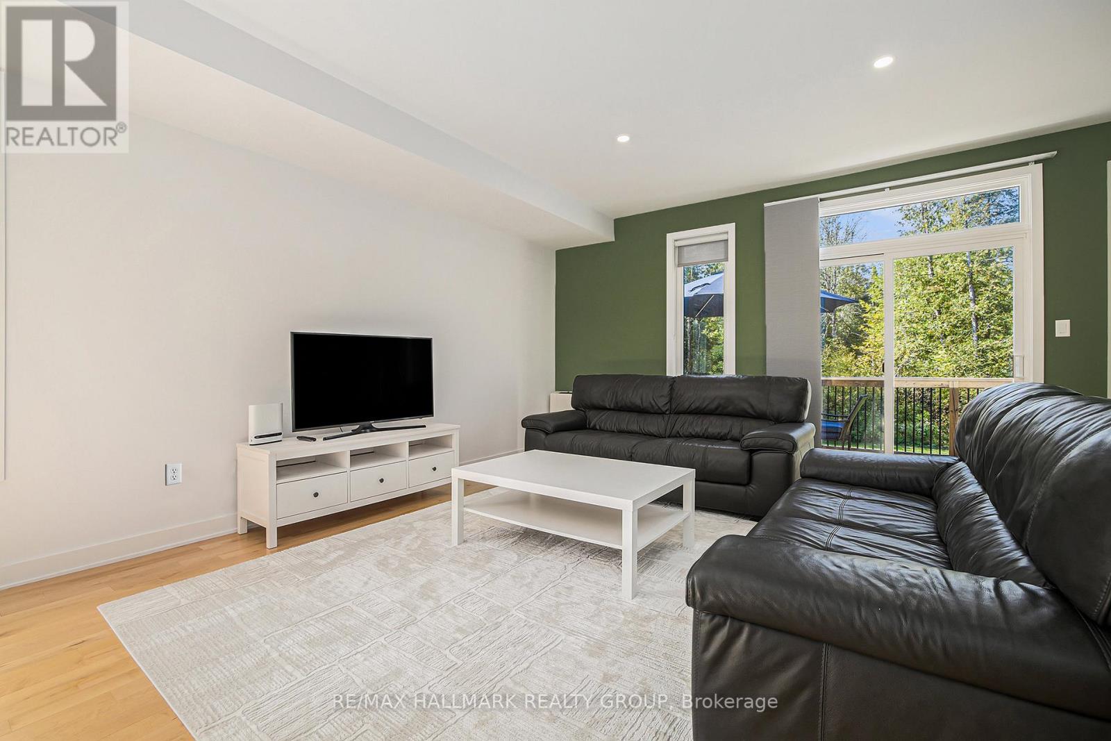 156 Country Meadow Drive, Ottawa, Ontario  K0A 1L0 - Photo 12 - X12412365