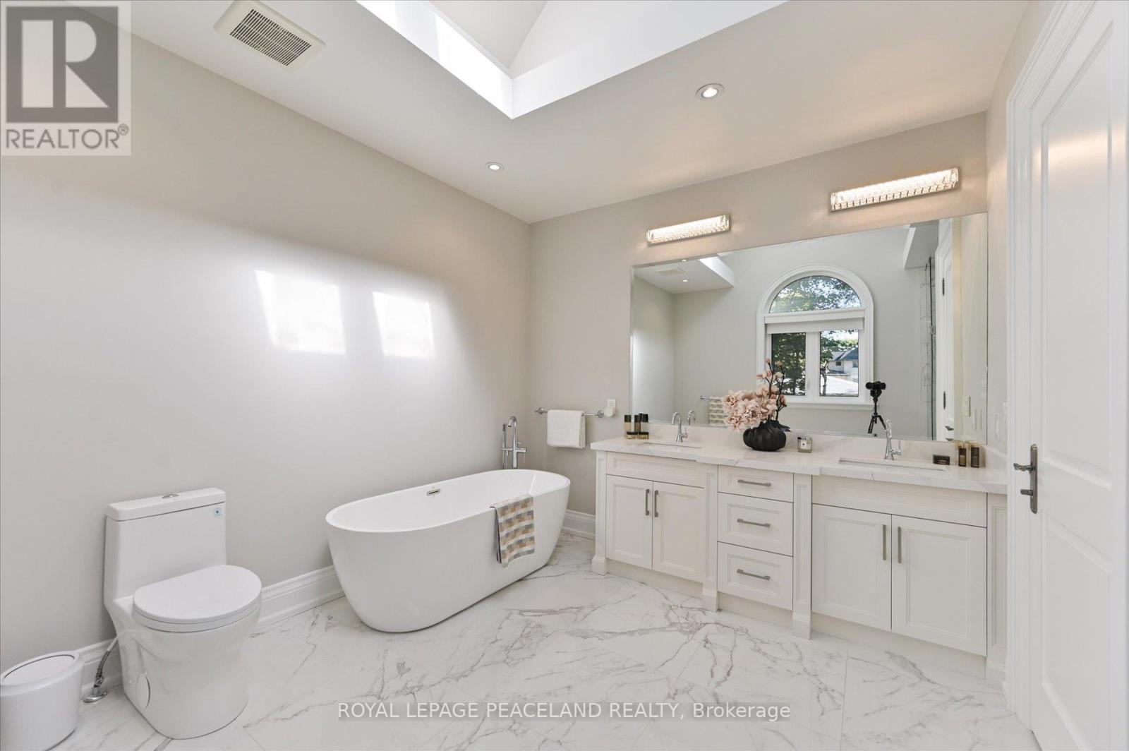2 Flaremore Crescent, Toronto, Ontario  M2K 1V1 - Photo 35 - C12431269