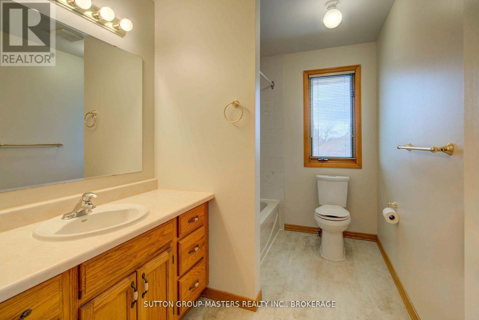 873 Irving Court, Kingston, Ontario  K7P 2R6 - Photo 17 - X12434508