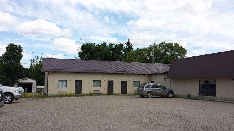 271 Carlton Avenue, Somerset, Manitoba  R0G 2L0 - Photo 2 - 202525363