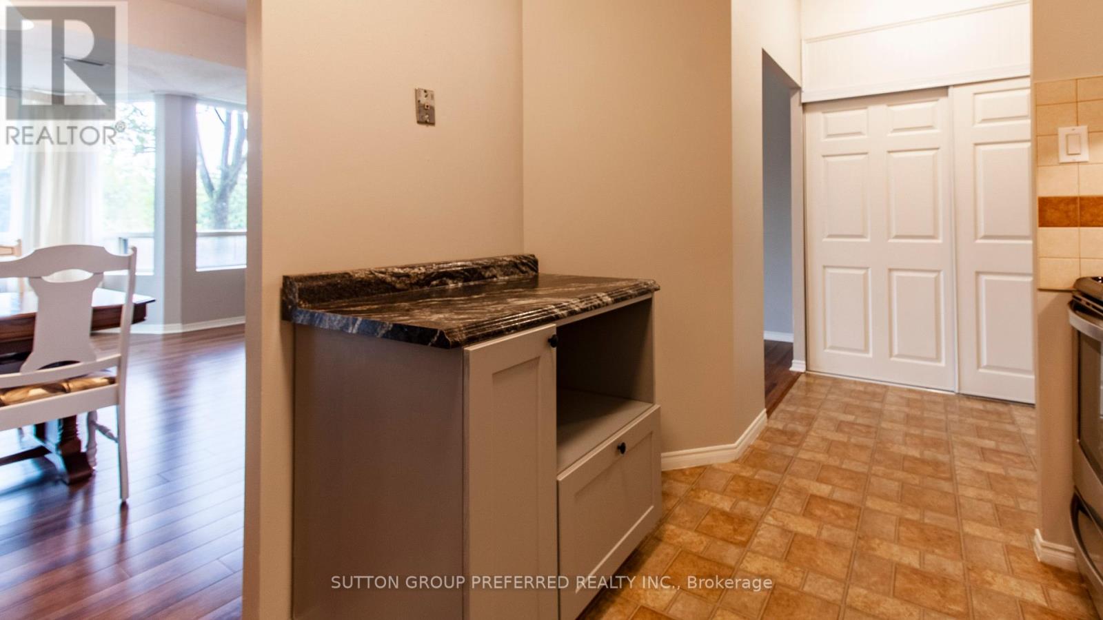 109 - 521 Riverside Drive, London North, Ontario  N6H 5E2 - Photo 10 - X12434399