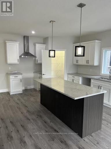 113 Marconi Court, London East, Ontario  N5V 0C9 - Photo 3 - X12434425