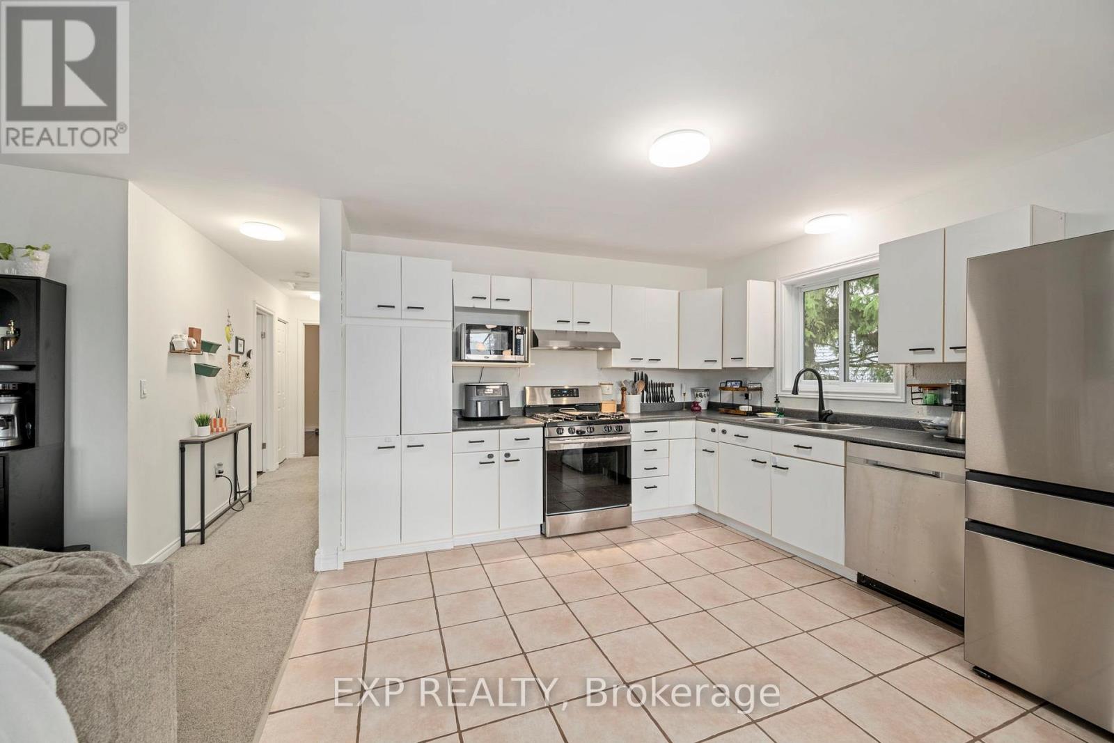 272 Mary Street, Dutton/dunwich, Ontario  N0L 1J0 - Photo 4 - X12434430