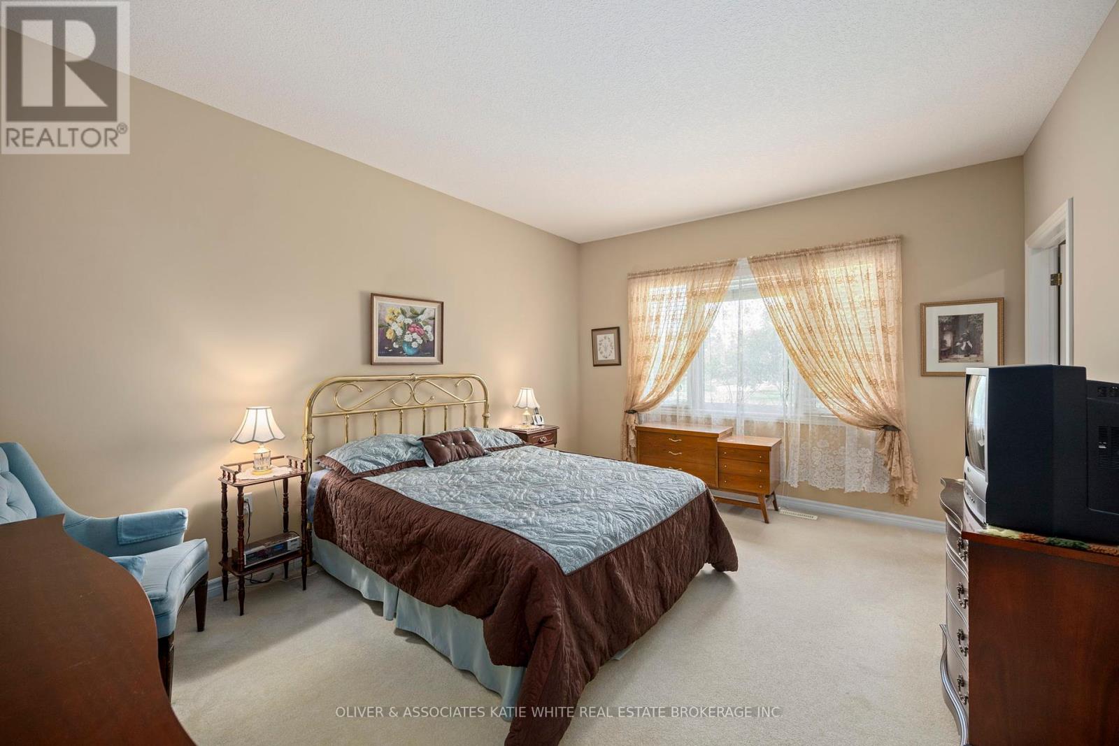 2409 Marlene Stewart Street, London South, Ontario  N6K 5R3 - Photo 13 - X12434486