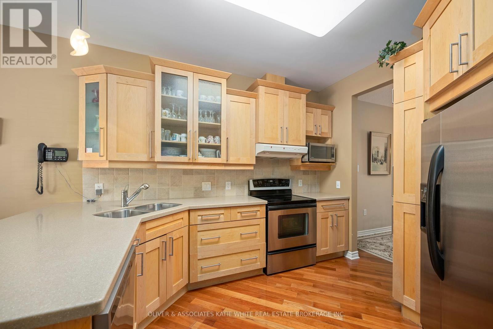 2409 Marlene Stewart Street, London South, Ontario  N6K 5R3 - Photo 9 - X12434486