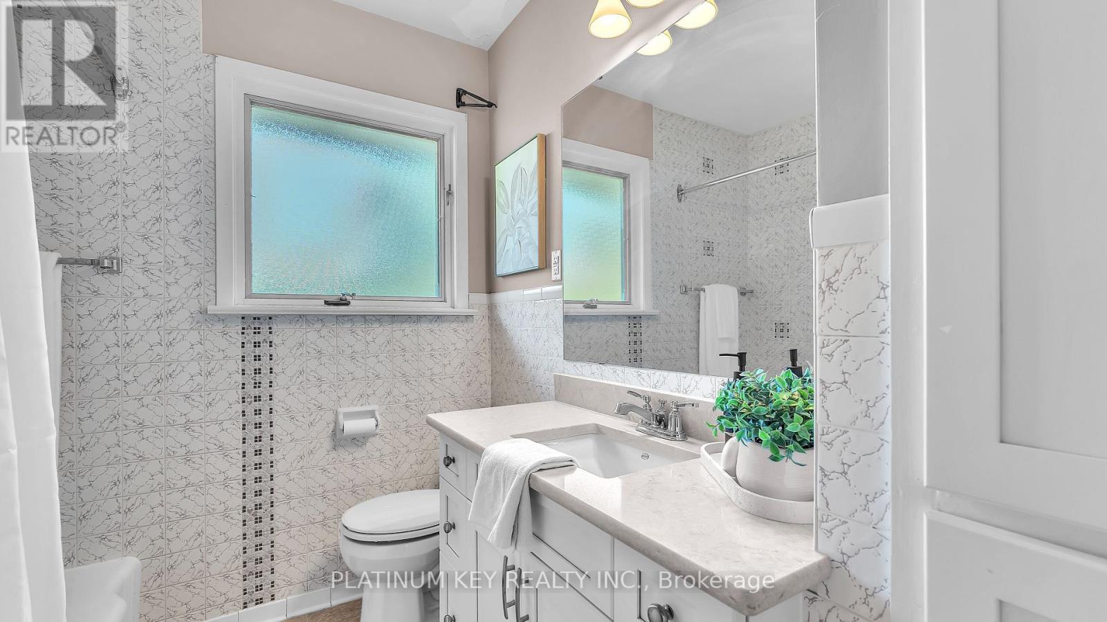 112 Ontario Street, Strathroy-Caradoc, Ontario  N7G 1B6 - Photo 19 - X12434490