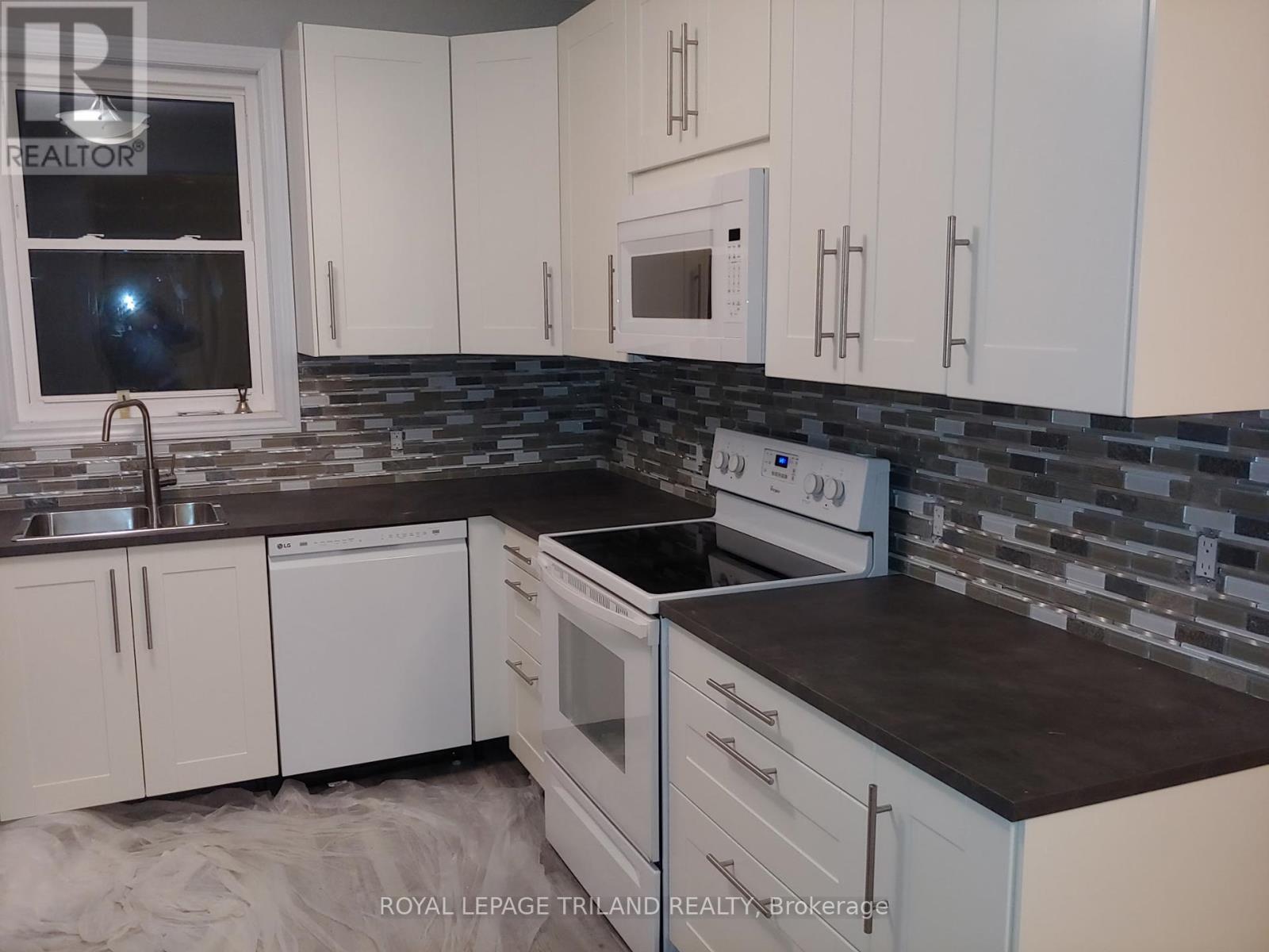 1241 York Street, London East, Ontario  N5W 2V1 - Photo 17 - X12434497