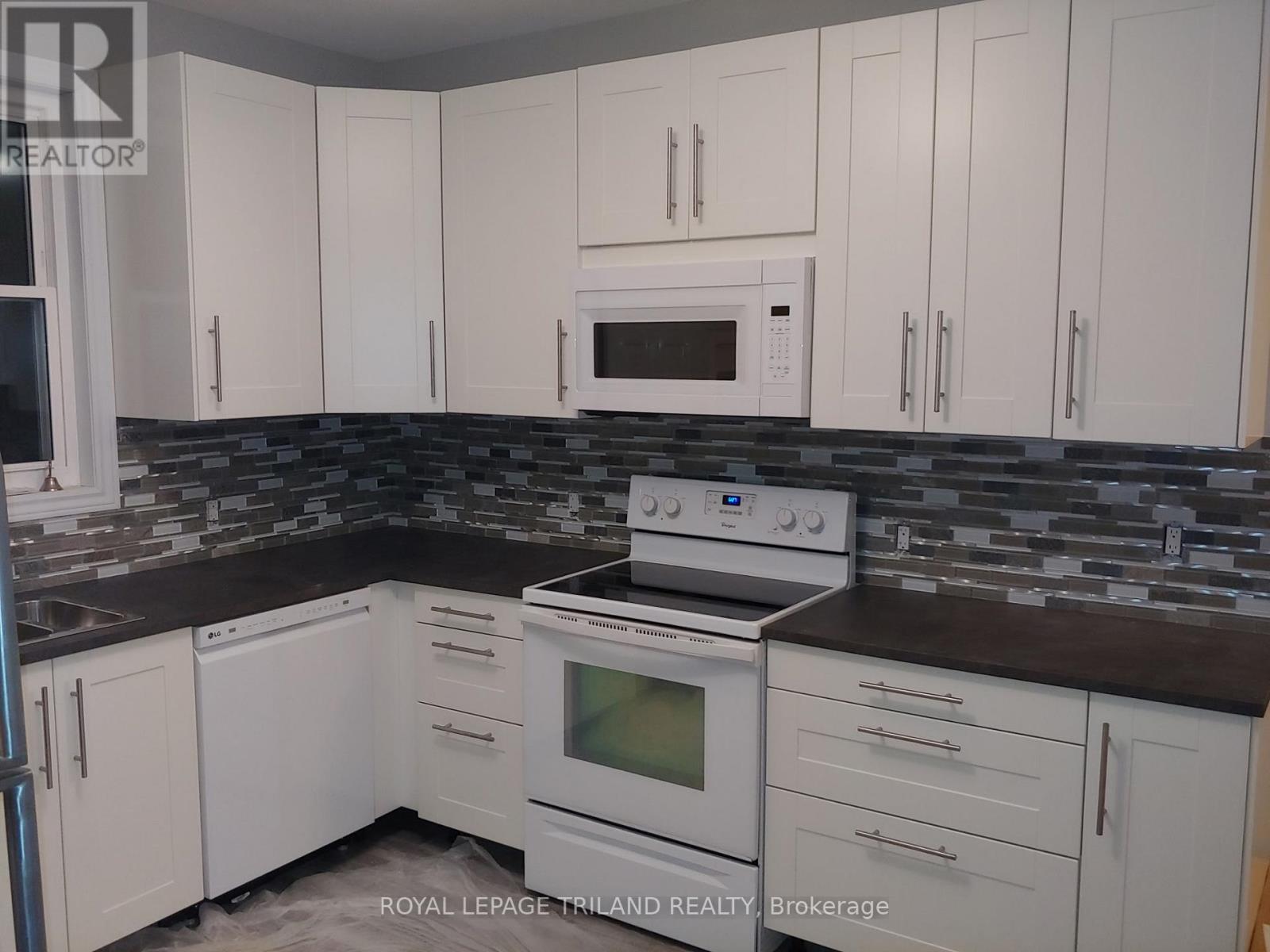 1241 York Street, London East, Ontario  N5W 2V1 - Photo 18 - X12434497