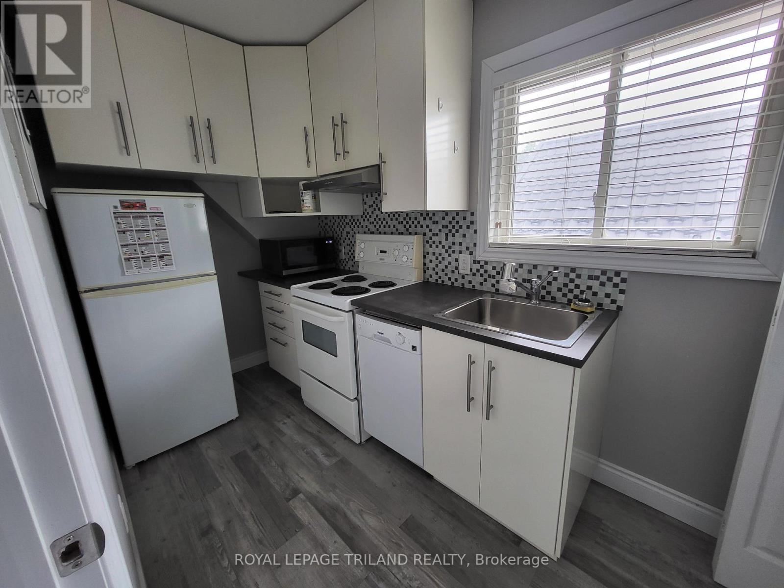 1241 York Street, London East, Ontario  N5W 2V1 - Photo 6 - X12434497
